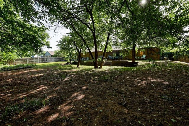 2109 Brookwood Place, Edmond, OK 73034