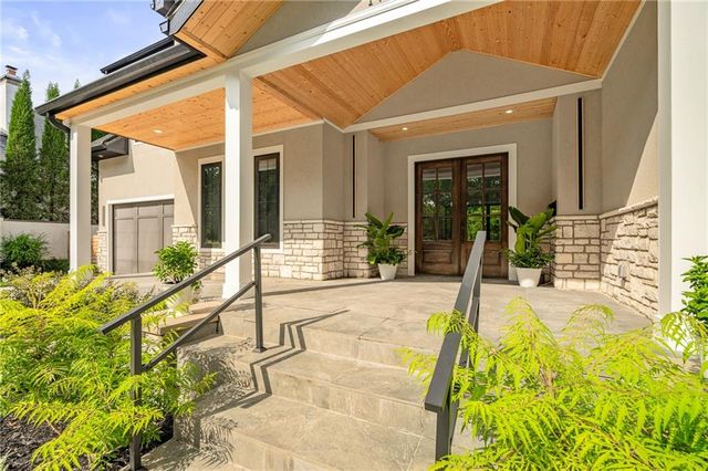 5443 Pawnee Lane, Fairway, KS 66205