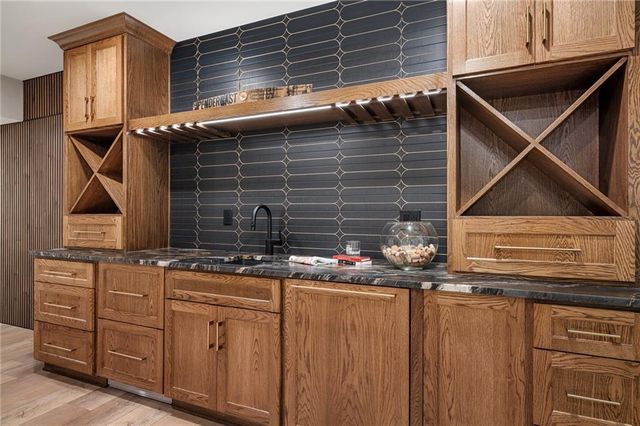 5443 Pawnee Lane, Fairway, KS 66205