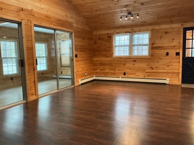 118 Round Pond Rd, Freedom, NH 03836