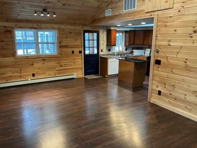 118 Round Pond Rd, Freedom, NH 03836