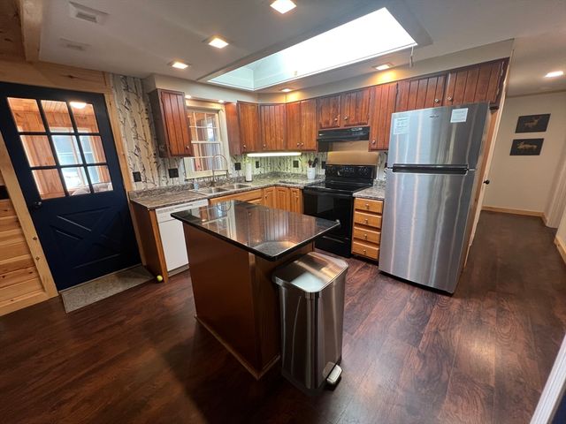 118 Round Pond Rd, Freedom, NH 03836