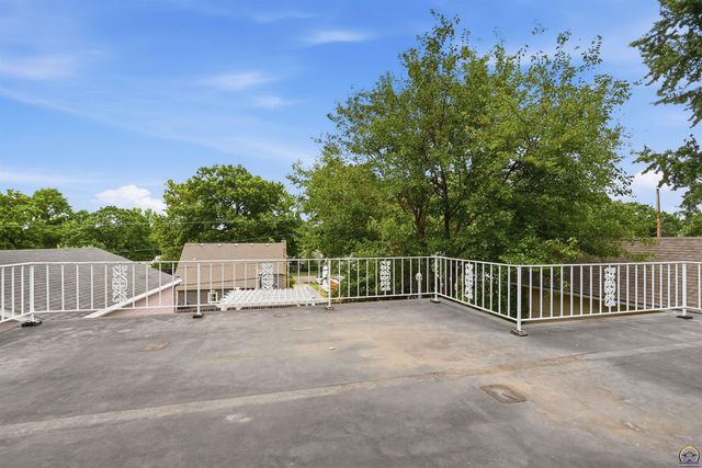 3536 SW Avalon LN, Topeka, KS 66604