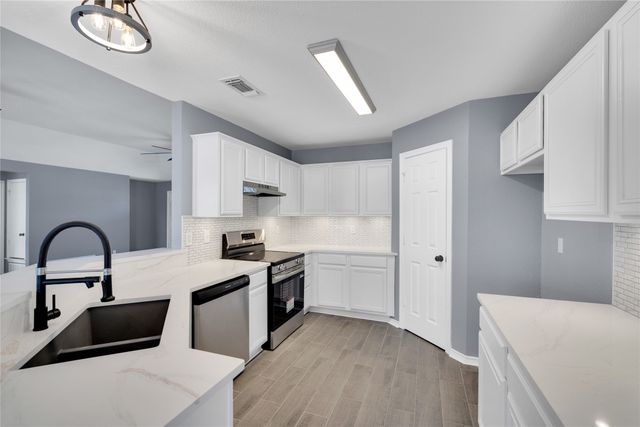 100 Otter, Waxahachie, TX 75165