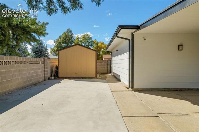 208 Starlite Drive, Pueblo, CO 81005