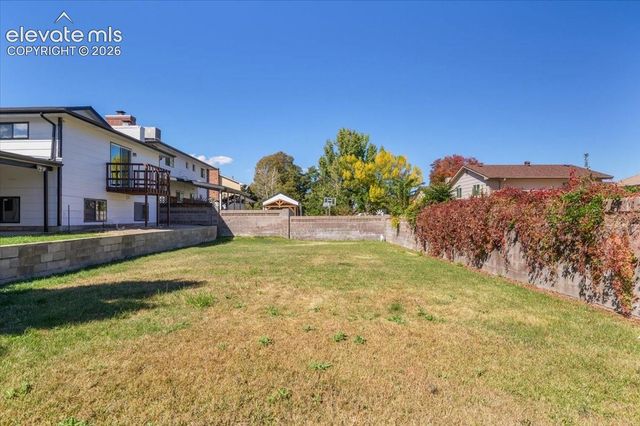 208 Starlite Drive, Pueblo, CO 81005