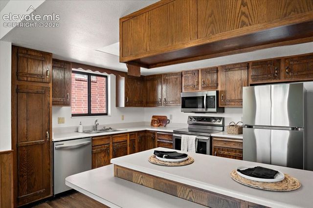 208 Starlite Drive, Pueblo, CO 81005