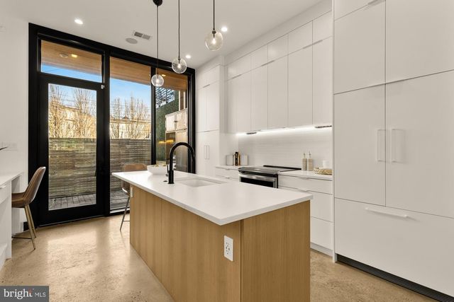 1005 P ST NW, Washington, DC 20001