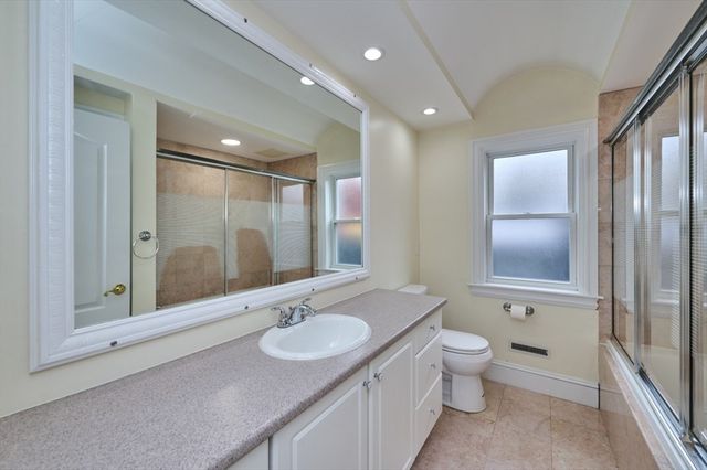 103 Grant St 1, Somerville, MA 02145