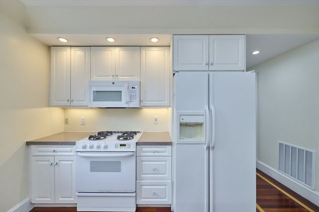 103 Grant St 1, Somerville, MA 02145