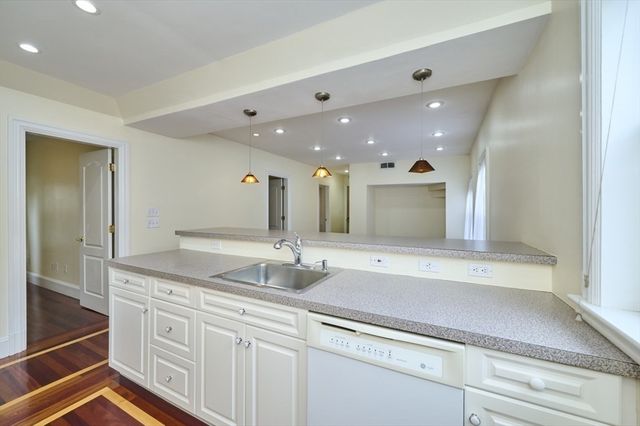 103 Grant St 1, Somerville, MA 02145