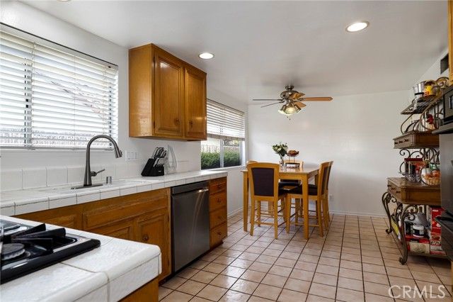 233 Kanan, Oak Park, CA 91377