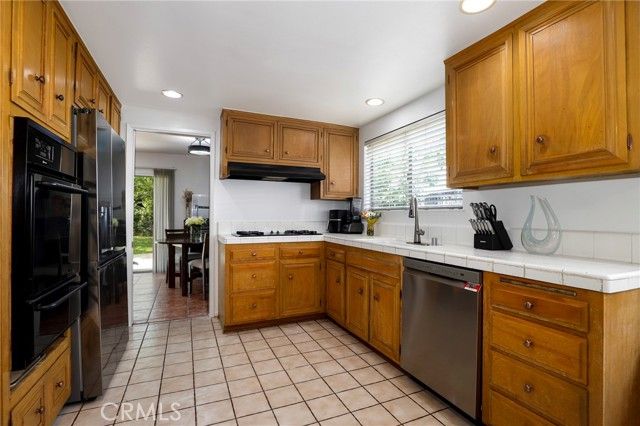 233 Kanan, Oak Park, CA 91377
