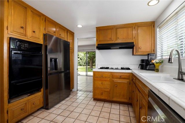 233 Kanan, Oak Park, CA 91377