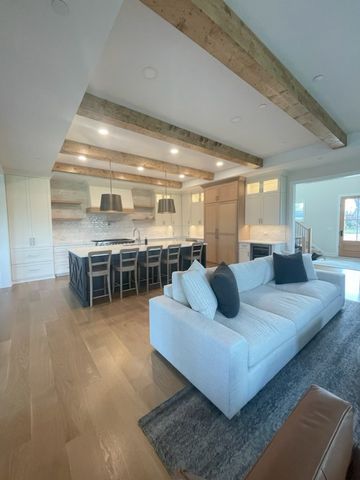 78 N Elizabeth Street, Lombard, IL 60148