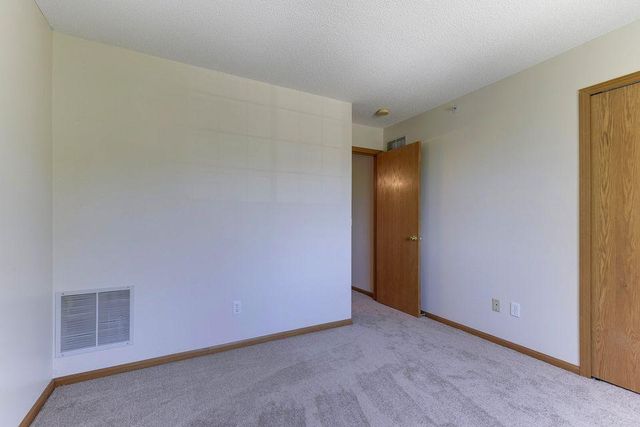 10958 Lexington Drive, Eden Prairie, MN 55344