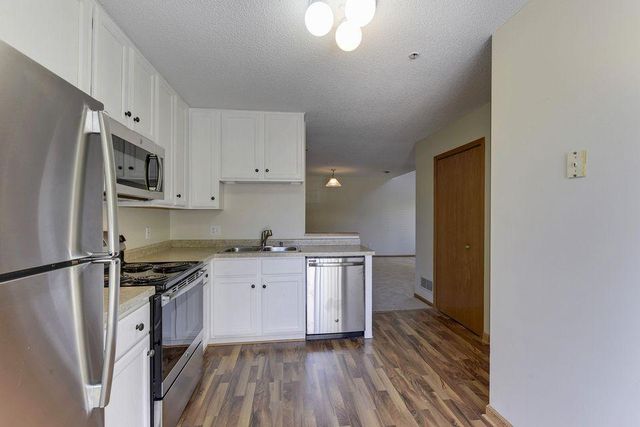 10958 Lexington Drive, Eden Prairie, MN 55344
