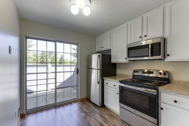 10958 Lexington Drive, Eden Prairie, MN 55344