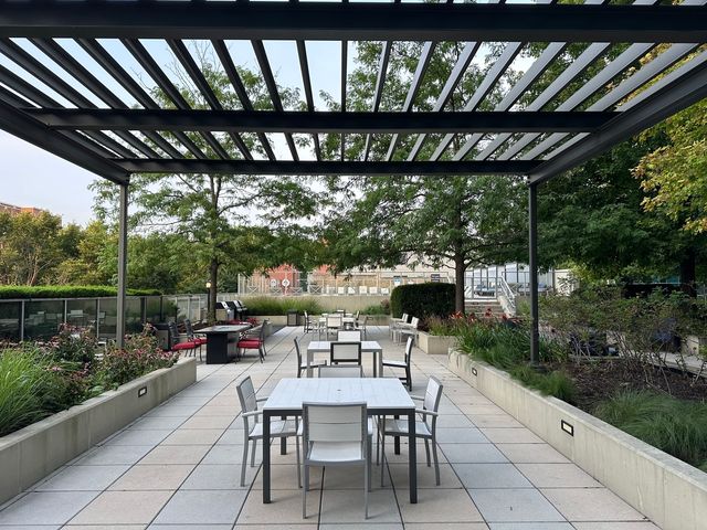 3740 N Halsted Street 914, Chicago, IL 60613