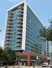 3740 N Halsted Street 914, Chicago, IL 60613