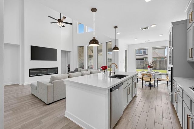 2226 Sereno Shores Drive, La Marque, TX 77568