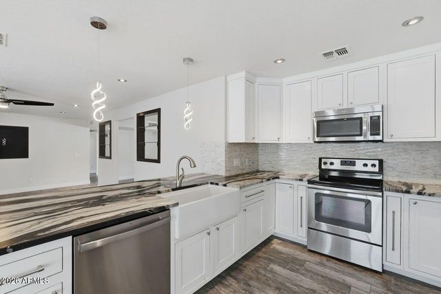 748 N 22ND Street, Mesa, AZ 85213