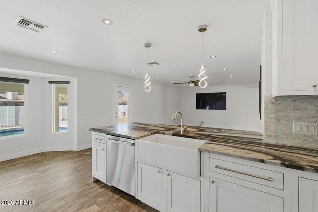 748 N 22ND Street, Mesa, AZ 85213