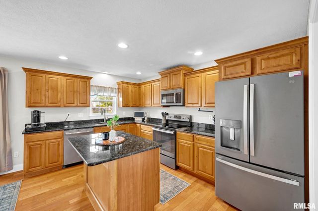 1612 JADENS Way, Washington, IL 61571