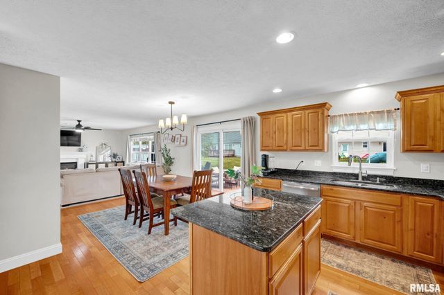 1612 JADENS Way, Washington, IL 61571
