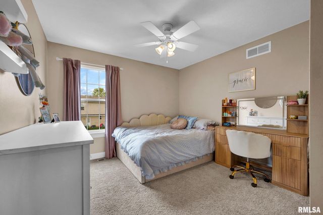 1612 JADENS Way, Washington, IL 61571