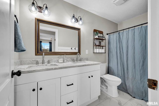 1612 JADENS Way, Washington, IL 61571