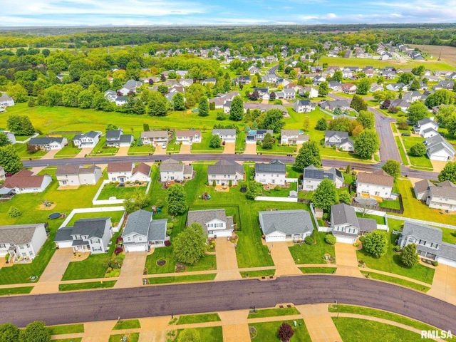 1612 JADENS Way, Washington, IL 61571