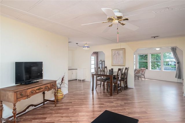 879 Cape Haze LN, Naples, FL 34104
