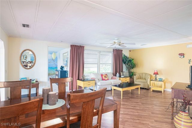 879 Cape Haze LN, Naples, FL 34104
