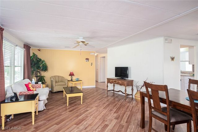 879 Cape Haze LN, Naples, FL 34104