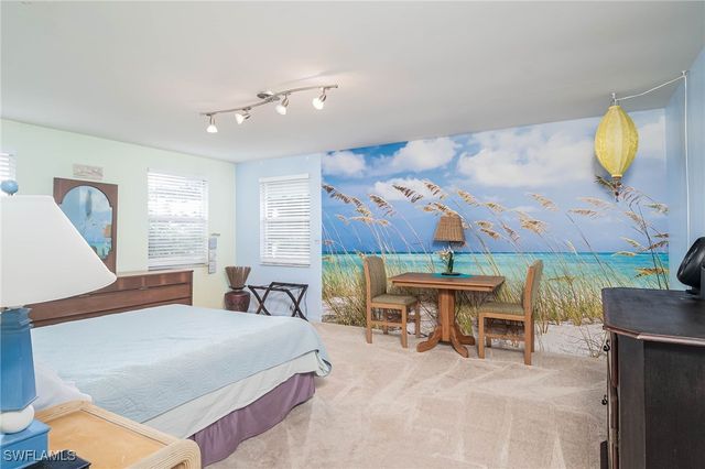879 Cape Haze LN, Naples, FL 34104