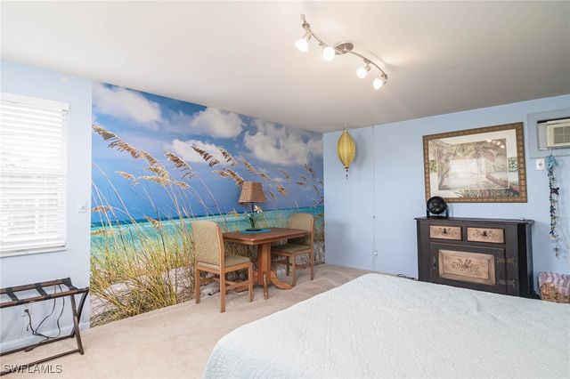 879 Cape Haze LN, Naples, FL 34104