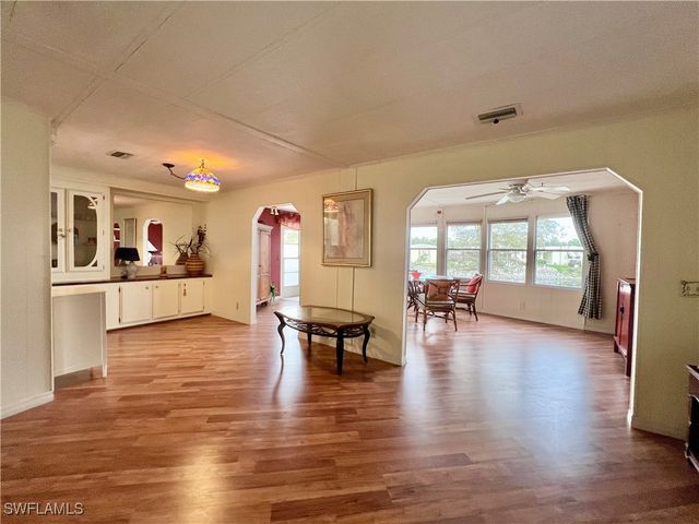 879 Cape Haze LN, Naples, FL 34104