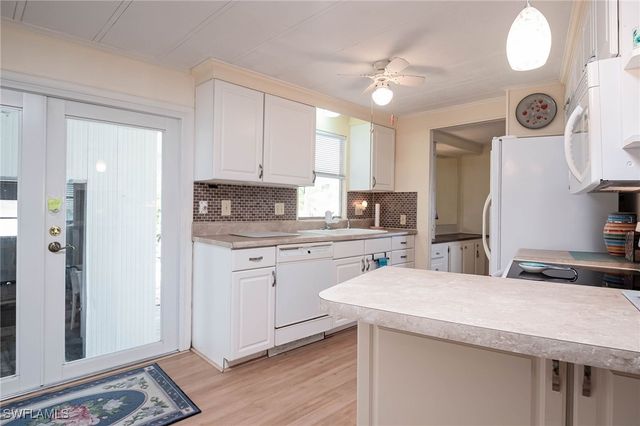879 Cape Haze LN, Naples, FL 34104