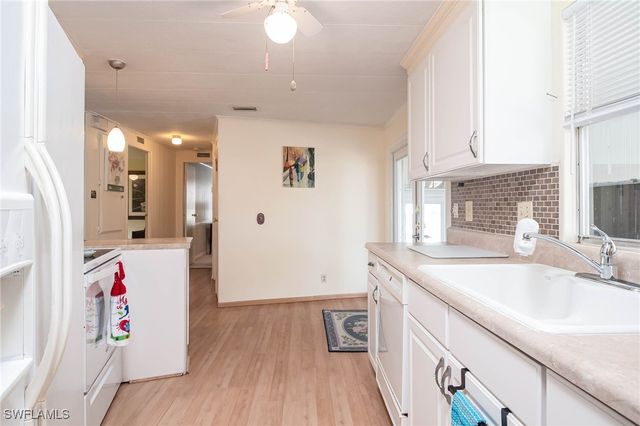 879 Cape Haze LN, Naples, FL 34104