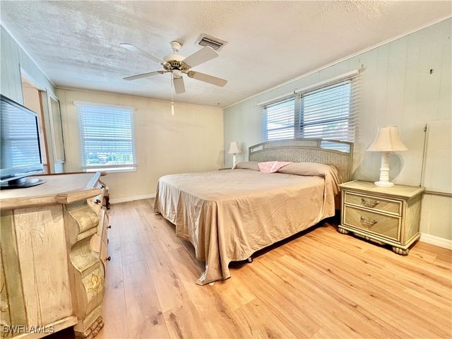 879 Cape Haze LN, Naples, FL 34104