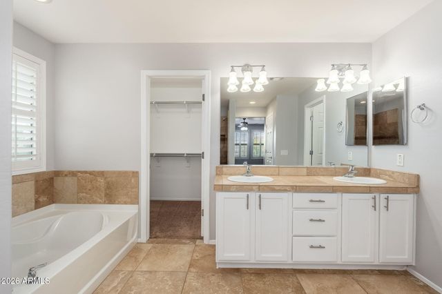 7371 W KINGS Avenue, Peoria, AZ 85382