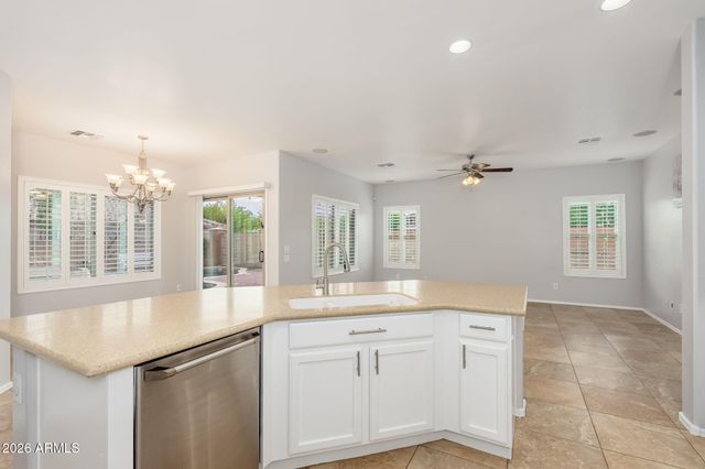 7371 W KINGS Avenue, Peoria, AZ 85382