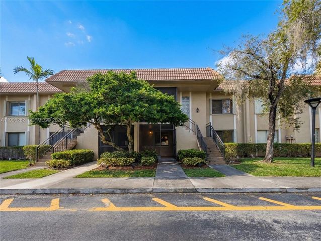 310 Lakeview Dr 105, Weston, FL 33326