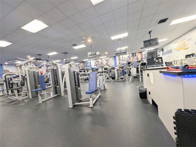 310 Lakeview Dr 105, Weston, FL 33326