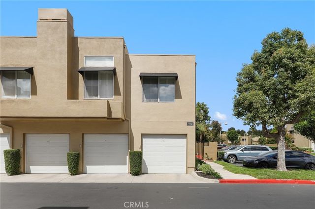 27841 Persimmon 44, Mission Viejo, CA 92691