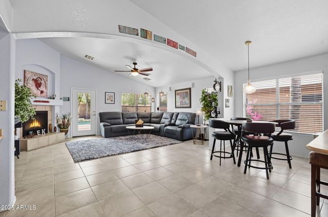 9637 E OLLA Avenue, Mesa, AZ 85212