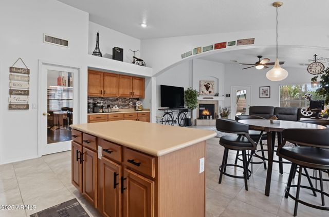 9637 E OLLA Avenue, Mesa, AZ 85212