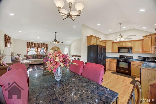 15695 Terris Lane, St Robert, MO 65584