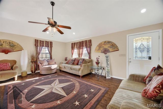 15695 Terris Lane, St Robert, MO 65584